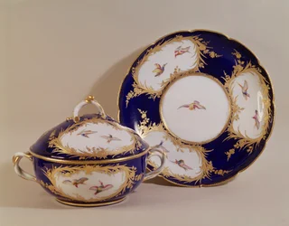 Vincennes-Schale und -Ständer, c.1745 (Porzellan)
